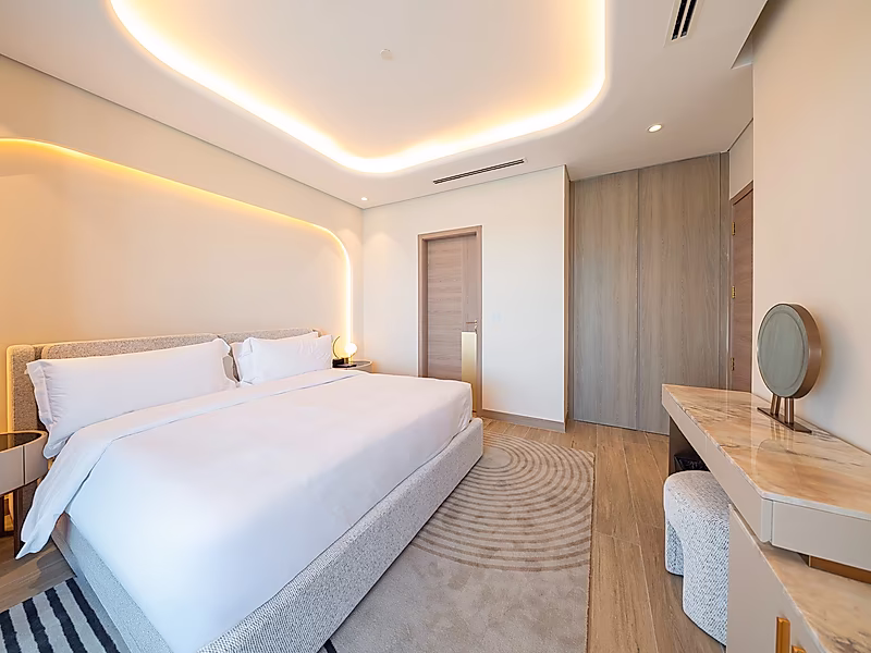 Stunning 2BR Apartment with Luxury Finishes - Photo 12