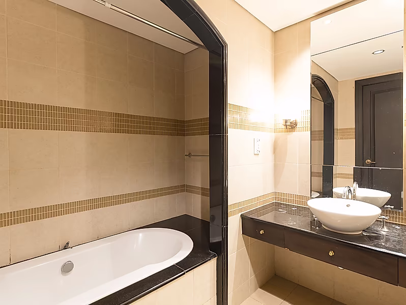HIGH VALUE 1 BEDROOM  IN PORTO ARABIA - Photo 4