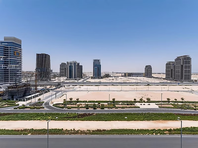 Spacious 3-Bedroom + Maid's Residence | 224 sqm | Lusail Waterfront - Photo 6