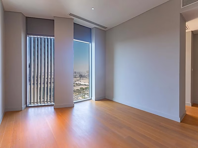 Expansive 3-Bedroom + Maid's Residence | 309 sqm - Photo 3