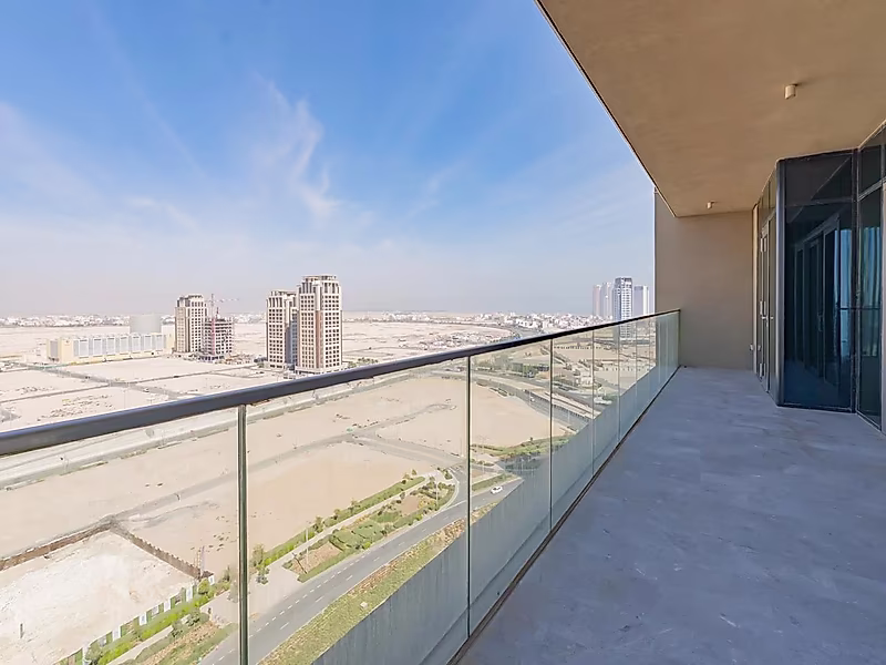 Expansive 3-Bedroom + Maid's Residence | 309 sqm - Photo 6