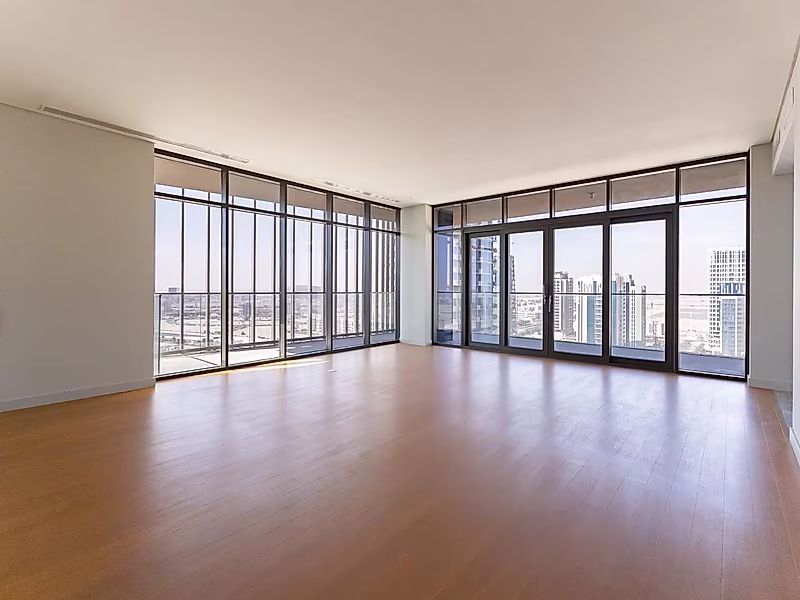 Expansive 3-Bedroom + Maid's Residence | 309 sqm - Photo 8