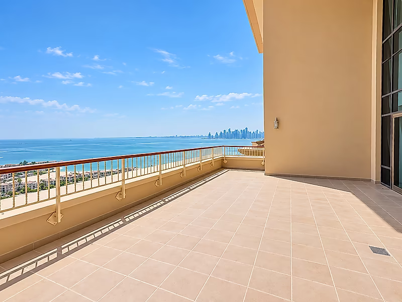 330 SQM | 3 BEDROOMS | HIGH FLOOR | DISTRESSED PRICE - Photo 1