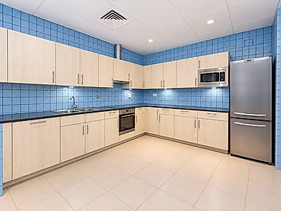 330 SQM | 3 BEDROOMS | HIGH FLOOR | DISTRESSED PRICE