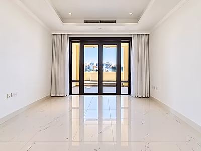 CHIC 2-BEDROOM TOWNHOUSE WITH MARINA VIEWS