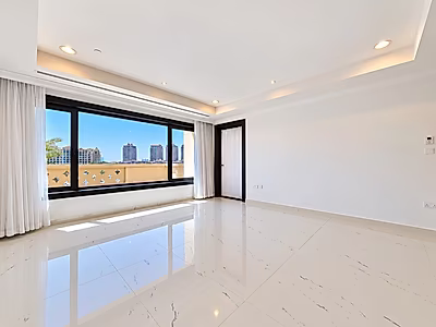 CHIC 2-BEDROOM TOWNHOUSE WITH MARINA VIEWS