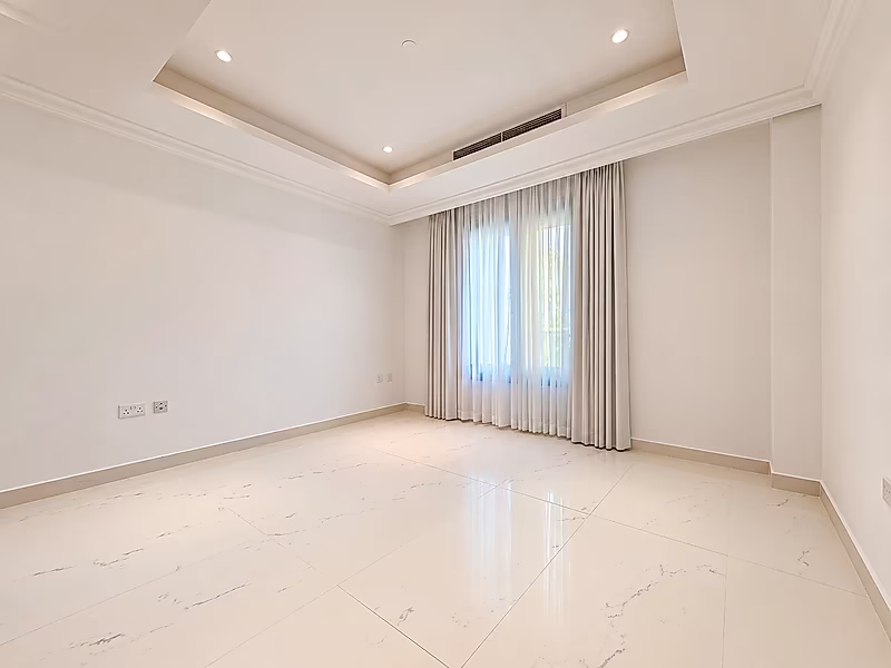 CHIC 2-BEDROOM TOWNHOUSE WITH MARINA VIEWS - Photo 13