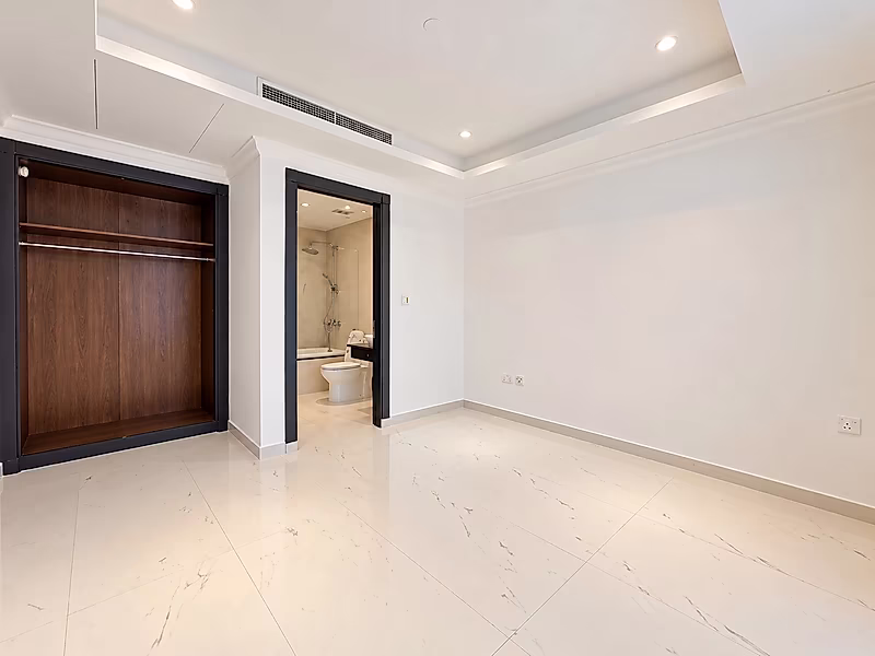 CHIC 2-BEDROOM TOWNHOUSE WITH MARINA VIEWS - Photo 14
