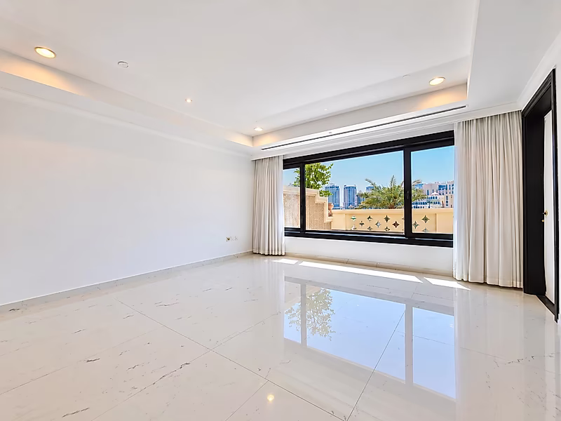 CHIC 2-BEDROOM TOWNHOUSE WITH MARINA VIEWS - Photo 15
