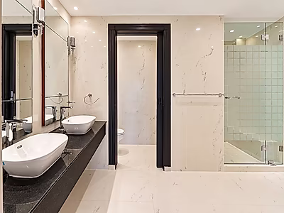CHIC 2-BEDROOM TOWNHOUSE WITH MARINA VIEWS