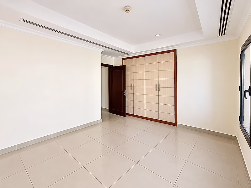 SOPHISTICATED 2-BEDS+MAIDS APARTMENT WITH MODERN ELEGANCE - Photo 2