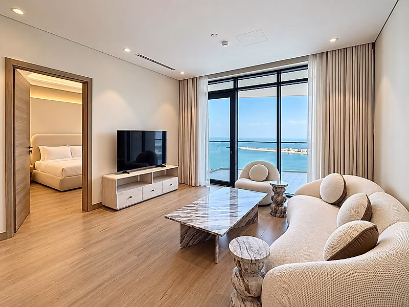 CONTEMPORARY 2BR | MODERN & ELEGANT LIVING - Photo 4