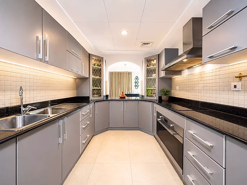Exclusive 3BR Sea View Residence | Premium Tower | Freehold | Title Deed Ready - Photo 15