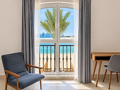 BEACH ACCESS | FULLY FURNISHED 1-BED CHALET