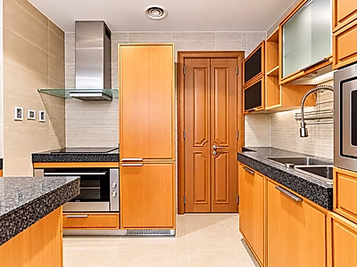 SEA VIEWS 2-BEDROOM FURNISHED | HIGH FLOOR | INCLUDING BILLS