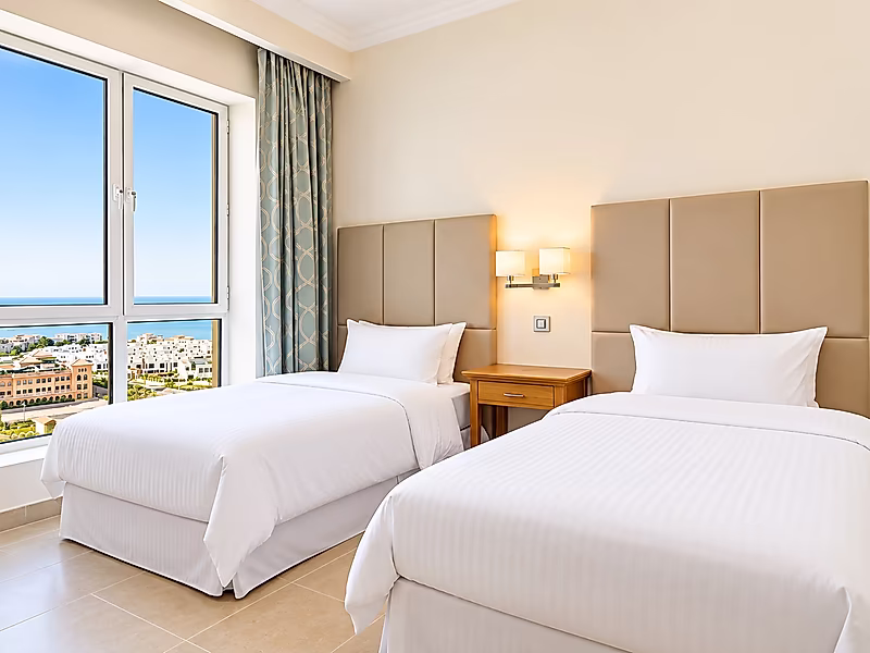 SEA VIEWS 2-BEDROOM FURNISHED | HIGH FLOOR | INCLUDING BILLS - Photo 7