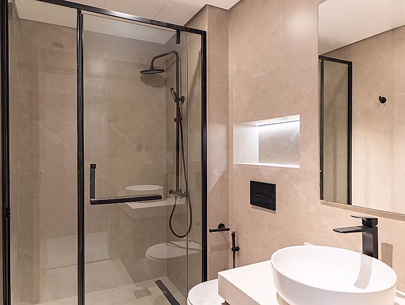 Luxury Waterfront Chalet | 2+ BR - Photo 16