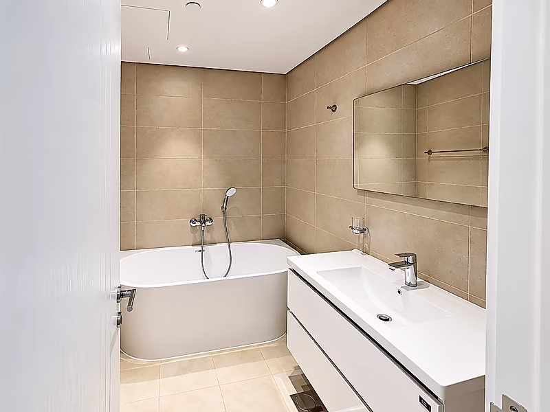 CHIC 2 BEDROOM APARTMENT | HEART OF MARINA LUSAIL - Photo 4