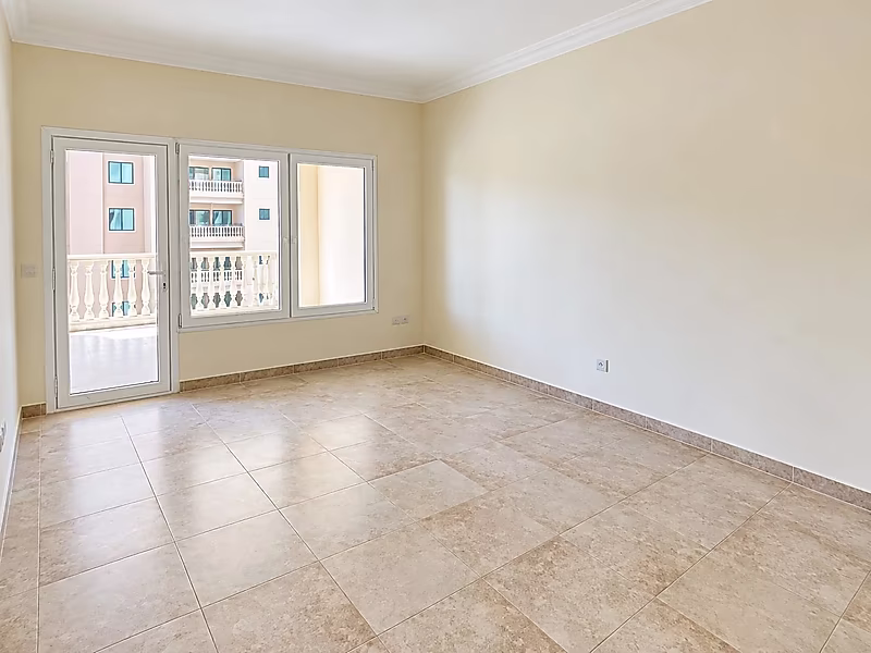 SPACIOUS 2 BEDROOM APARTMENT FOR SALE | PORTO ARABIA - Photo 5