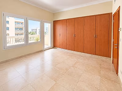 SPACIOUS 2 BEDROOM APARTMENT FOR SALE | PORTO ARABIA