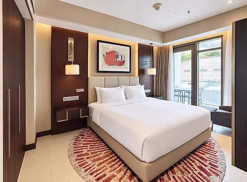 STUNNING 3BEDS TOWNHOUSE | PERFECT FOR RELAXATION - Photo 2