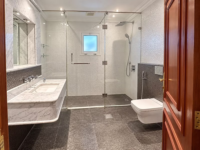 878 SQM Family Villa with Multiple Annexes | New Salata - Photo 25