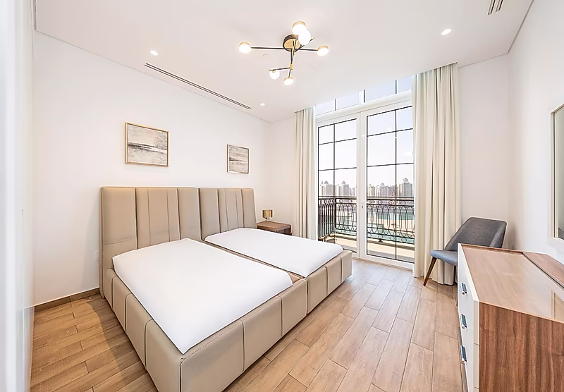LUXURIOUS 2-BEDROOM+MAIDS FURNISHED APARTMENT IN THE PEARL - Photo 4