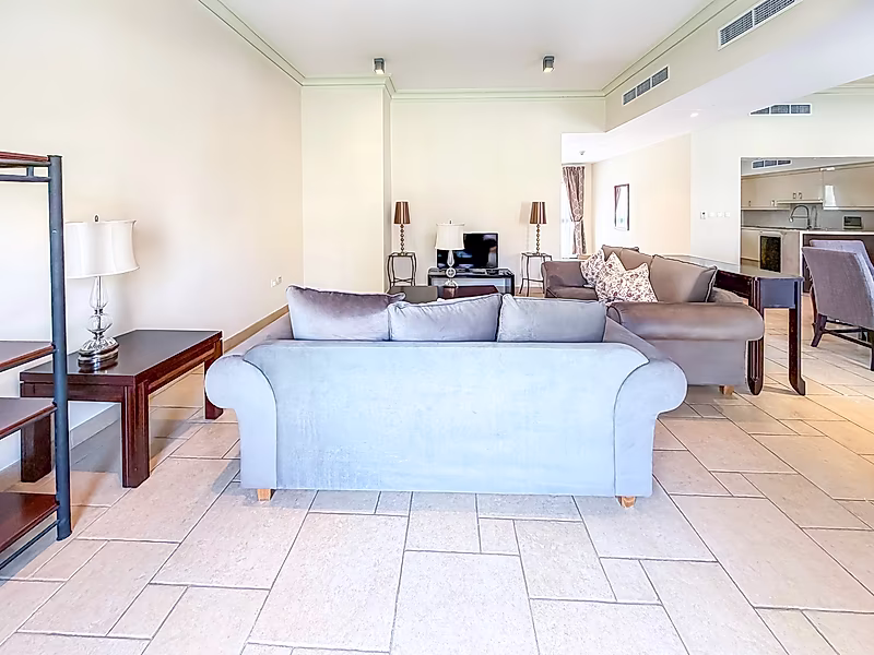 ELEGANT THREE-BEDROOM TOWNHOUSE WITH LUXURIOUS FINISHES - Photo 31