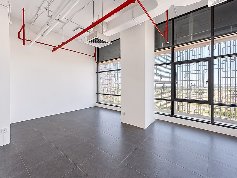 175 SQM Fully Fitted Office | Glass Partitions | Lusail Marina - Photo 5