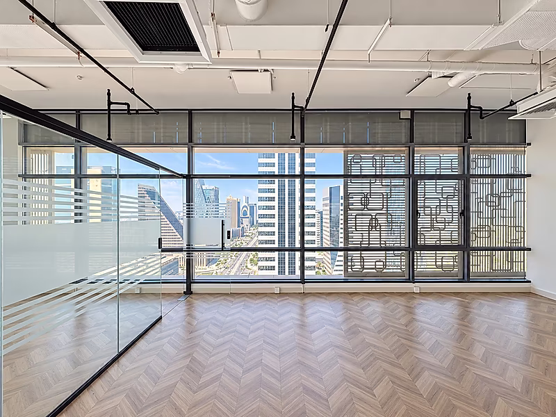 175 SQM Fully Fitted Office | Glass Partitions | Lusail Marina - Photo 7
