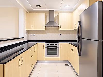 FULLY FURNISHED STUDIO IN PORTO ARABIA | BILLS INCLUDED