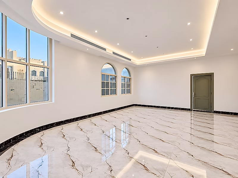 OPULENT 5-BEDROOM VILLA WITH PRIVATE GARDEN - Photo 3