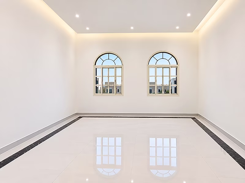 OPULENT 5-BEDROOM VILLA WITH PRIVATE GARDEN - Photo 5