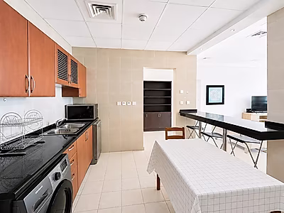 REFINED 2-BEDS APARTMENT WITH ELEGANT TOUCHES