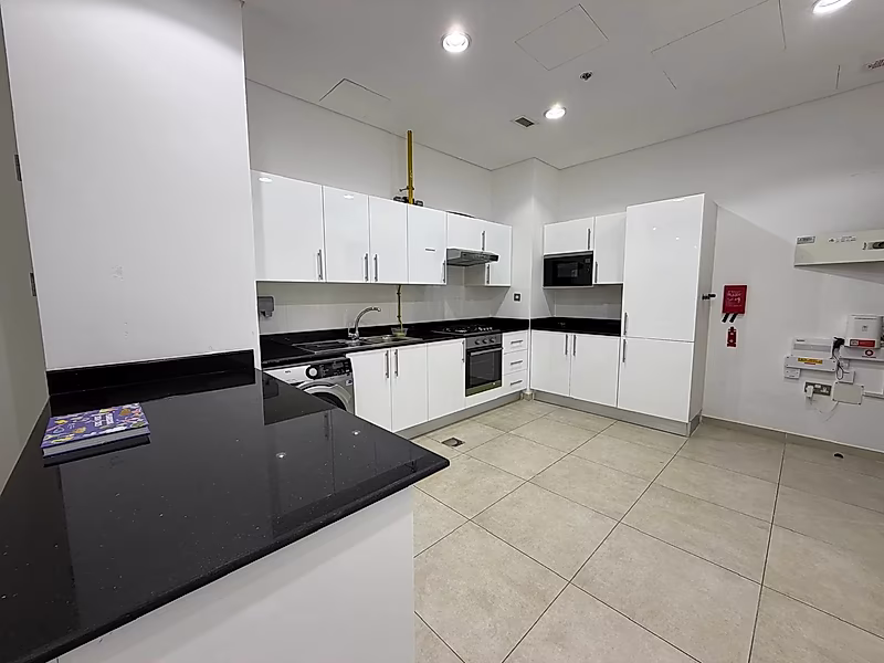 MODERN 2 BEDROOMS | BRIGHT & SPACIOUS - Photo 5