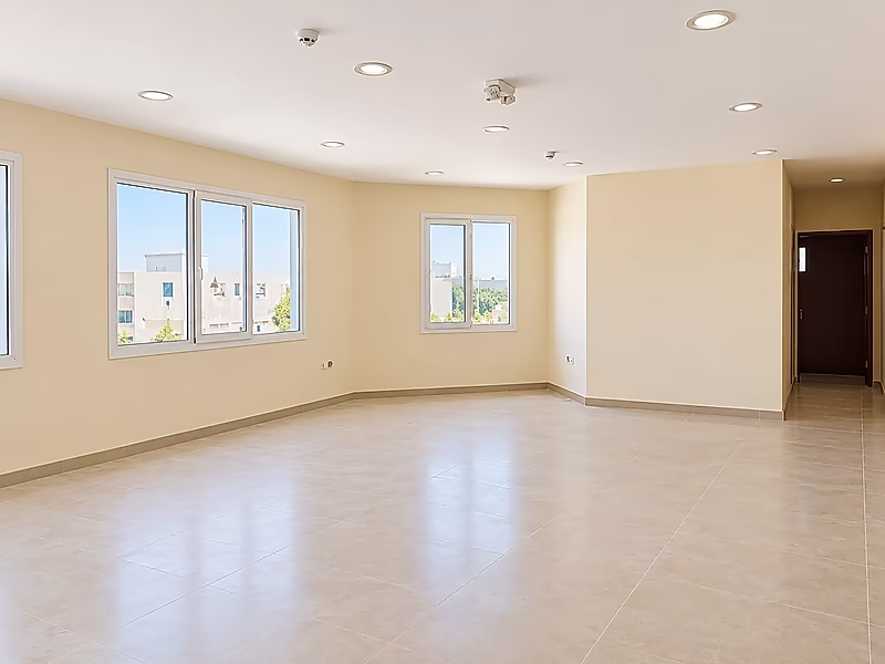 SALE- Workshop, Showroom & Accommodation in Birkat - Photo 6