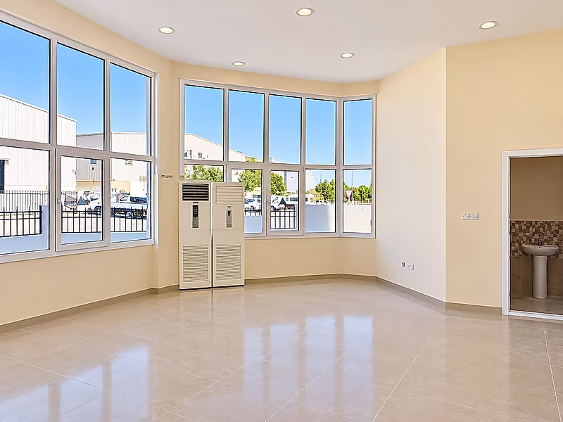 SALE- Workshop, Showroom & Accommodation in Birkat - Photo 7