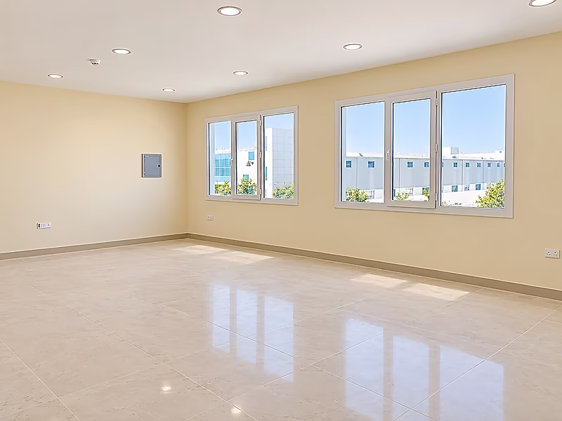 SALE- Workshop, Showroom & Accommodation in Birkat - Photo 8