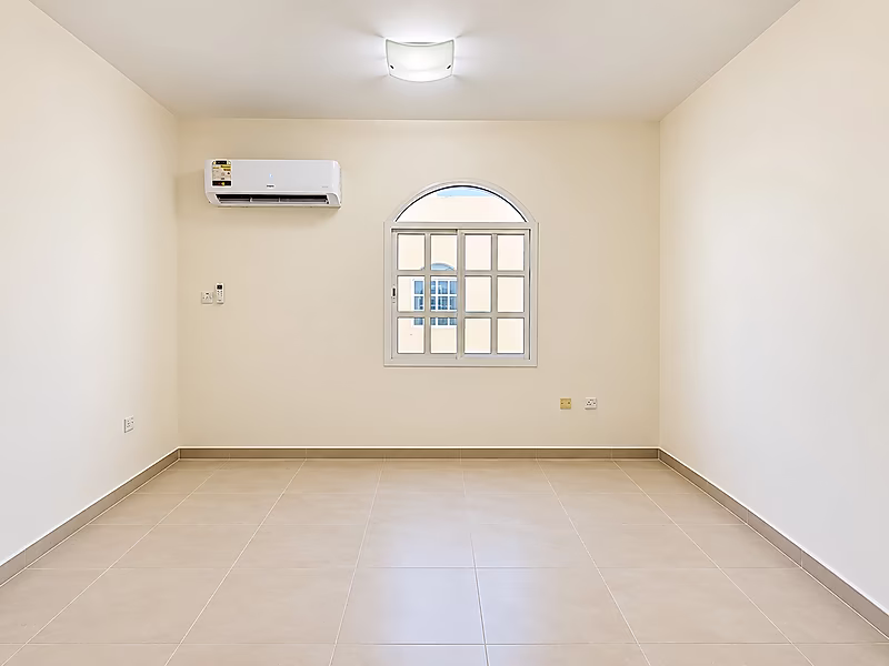 ELEGANT 4-BEDROOM VILLA FOR RENT IN AL WAAB - Photo 2