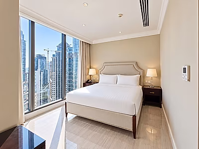 STUNNING FULLY RENOVATED 3BEDROOM LUXURY | HIGH FLOOR | BILLS INCLUDED - Photo 2