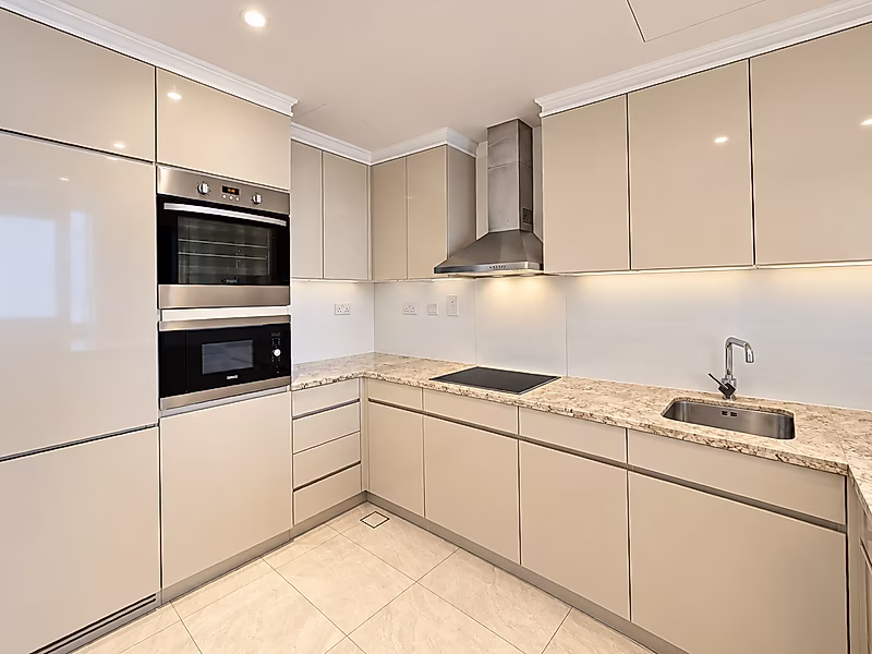 STUNNING FULLY RENOVATED 3BEDROOM LUXURY | HIGH FLOOR | BILLS INCLUDED - Photo 9