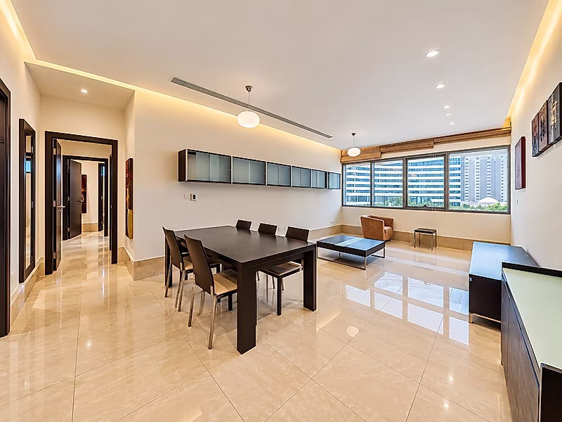 FULLY FURNISHED 2-BEDROOM + MAID | WEST BAY - Photo 1