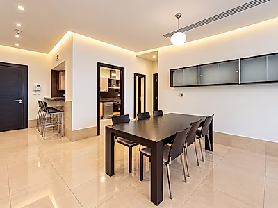 FULLY FURNISHED 2-BEDROOM + MAID | WEST BAY - Photo 3