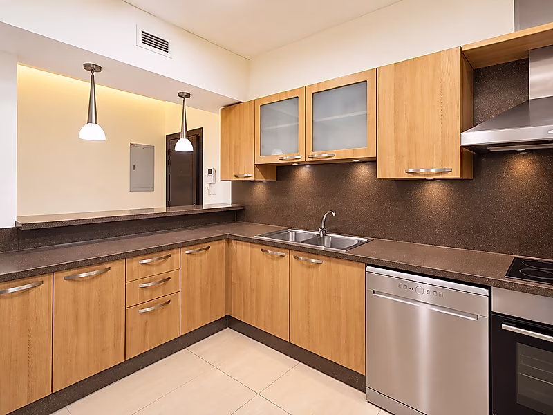 FULLY FURNISHED 2-BEDROOM + MAID | WEST BAY - Photo 5