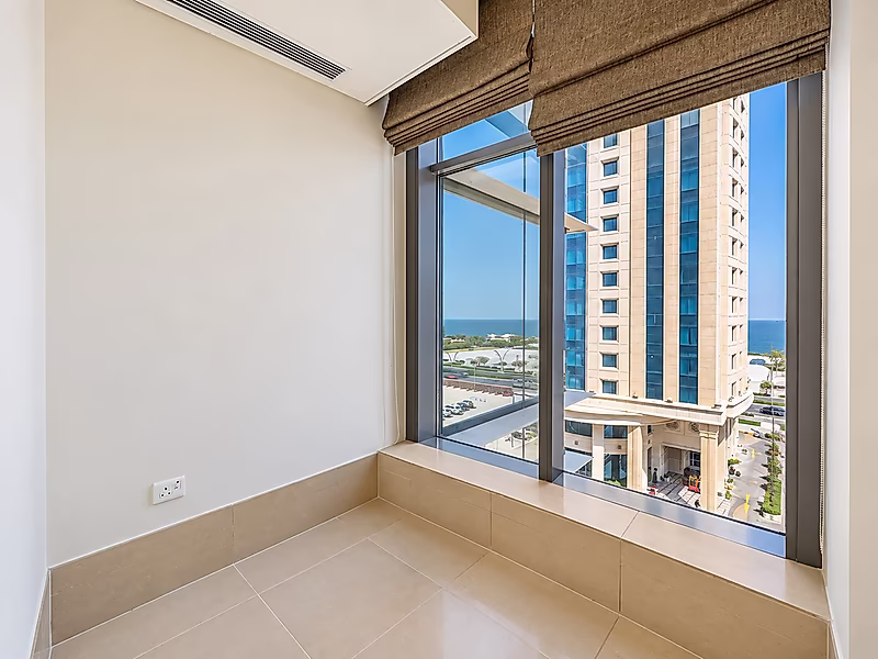 FULLY FURNISHED 2-BEDROOM + MAID | WEST BAY - Photo 9