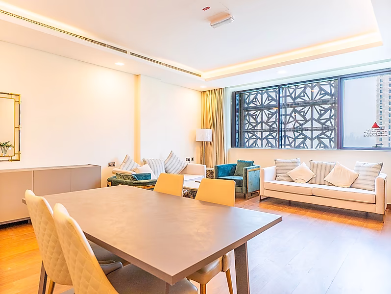 LUXURIOUS 3-BEDROOM APARTMENT WITH MAID'S ROOM IN GIARDINO - Photo 2