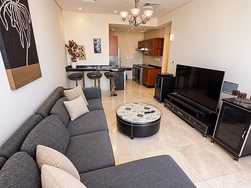CHARMING 2BR APARTMENT WITH MODERN TOUCHES - Photo 2