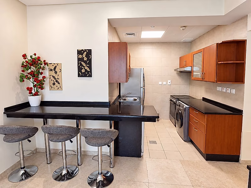 CHARMING 2BR APARTMENT WITH MODERN TOUCHES - Photo 3
