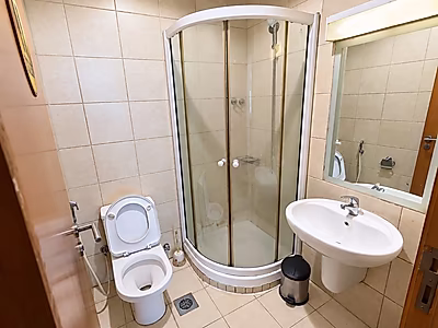 CHARMING 2BR APARTMENT WITH MODERN TOUCHES