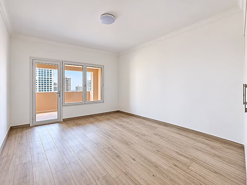 FULLY RENOVATED 2 BED SF | PORTO ARABIA - Photo 2